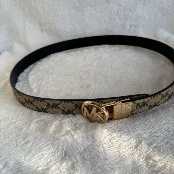 Michael Kors Accessories - Michael Kors Reversible Belt